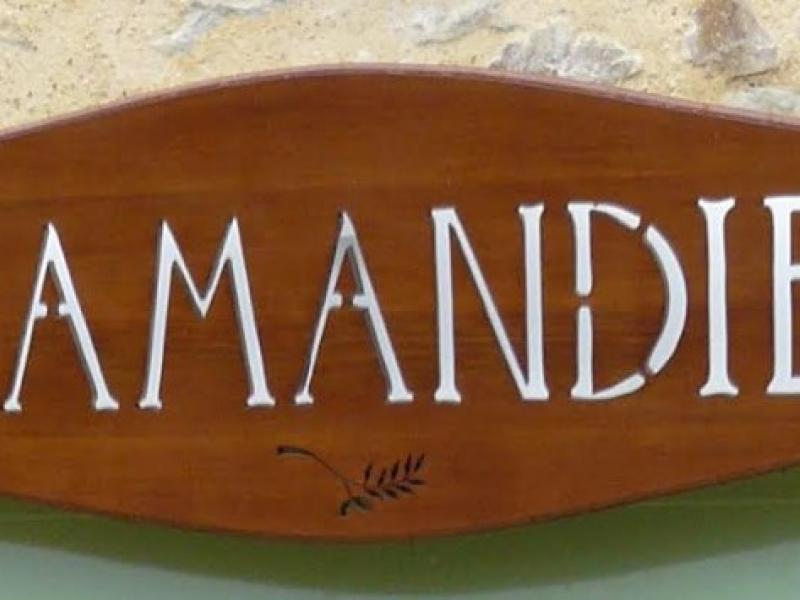 Les Amandiers